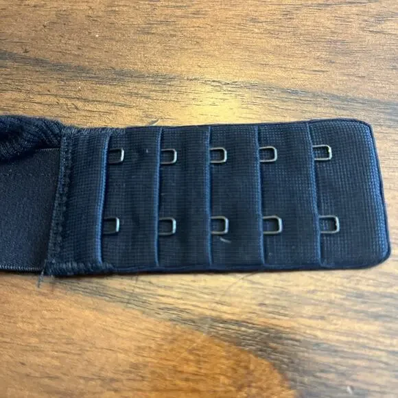 Knix Women’s Sz Large Black Ribbed V-neck Wireless Bra Comfortcore Campuscore - Picture 8 of 9